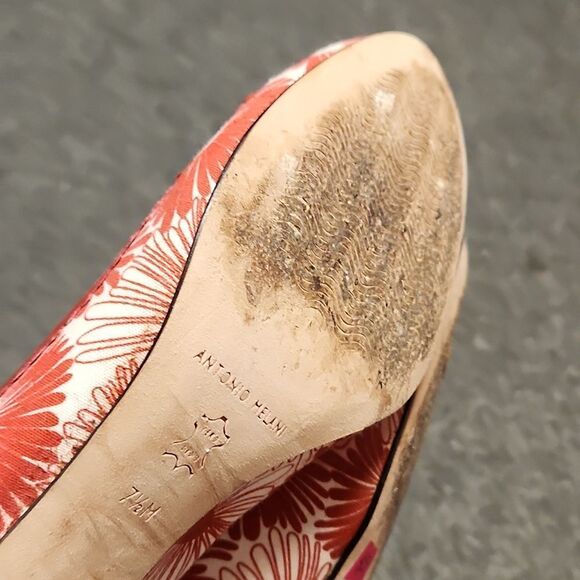 Antonio Melani Red Fabric Floral Bow Mary Jane Heels - Picture 5 of 6